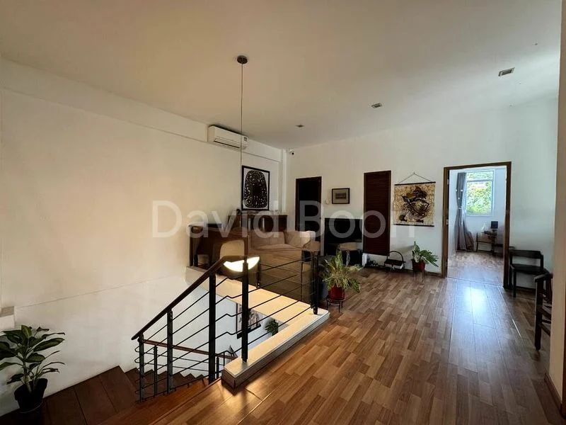 4+1 Bed Corner Terrace (Landed) for Sale in  Teacher's Housing Estate - Image 11