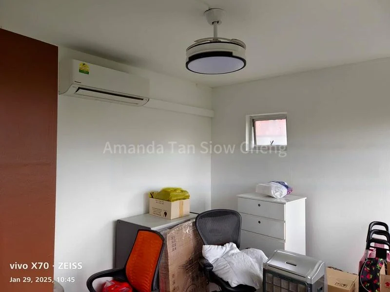 Common Room (HDB) for Rent in  945 Tampines Avenue 4 - Image 2