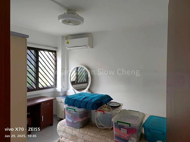 Common Room (HDB) for Rent in  945 Tampines Avenue 4 - Image 1