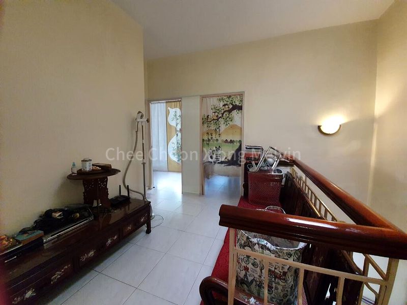 6 Bed Corner Terrace (Landed) for Sale in  Thrift Drive - Image 2
