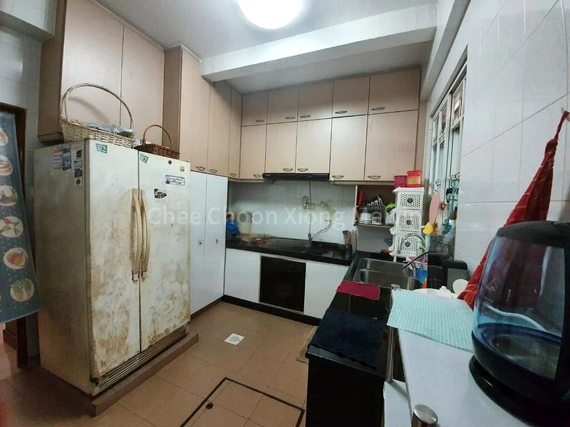 6 Bed Corner Terrace (Landed) for Sale in  Thrift Drive - Image 12