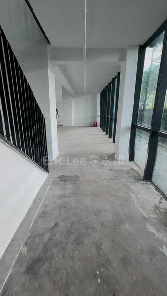 Light Industrial (B1) for Sale: M38, Industrial Unit, 1,000 sq ft, on Bredbury Parkway - Image 4