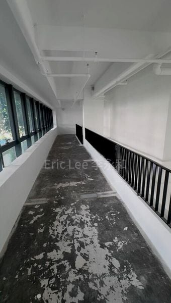 Light Industrial (B1) for Sale: M38, Industrial Unit, 1,000 sq ft, on Bredbury Parkway - Image 1