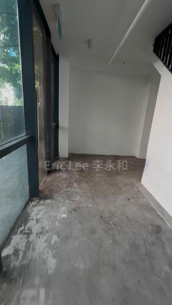 Light Industrial (B1) for Sale: M38, Industrial Unit, 1,000 sq ft, on Bredbury Parkway - Image 2