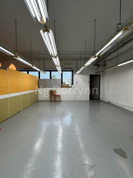 Light Industrial (B1) for Rent: Zervex, 1,200 Sq Ft Workshop/Storage on Station Road - Image 2