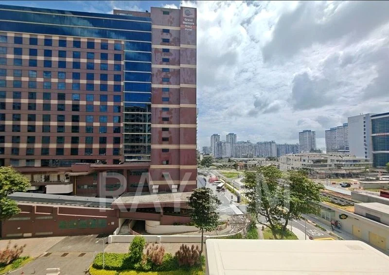 4 Bed Condo for Rent in  Parkway View - Image 1