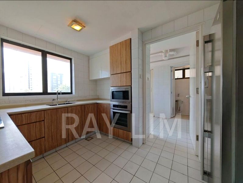4 Bed Condo for Rent in  Parkway View - Image 7
