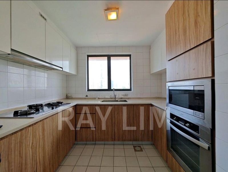 4 Bed Condo for Rent in  Parkway View - Image 8