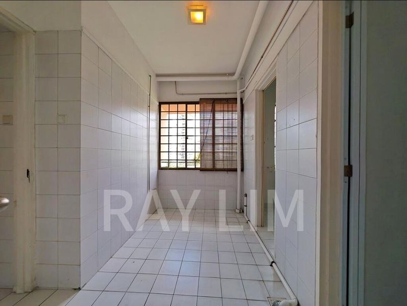 4 Bed Condo for Rent in  Parkway View - Image 4