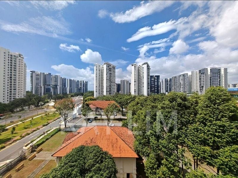 4 Bed Condo for Rent in  Parkway View - Image 2