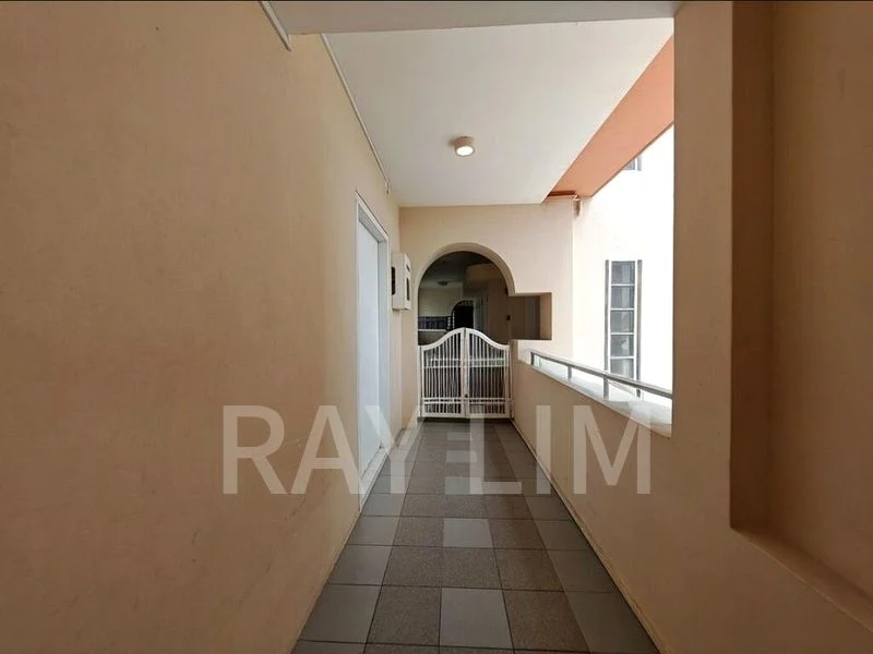 4 Bed Condo for Rent in  Parkway View - Image 5