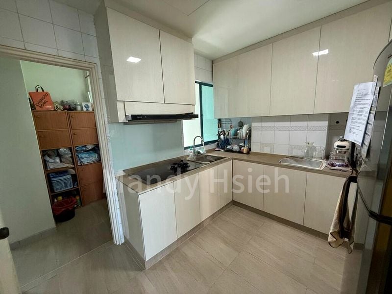 Common Room (Condo) for Rent in The Lakefront Residences - Image 4