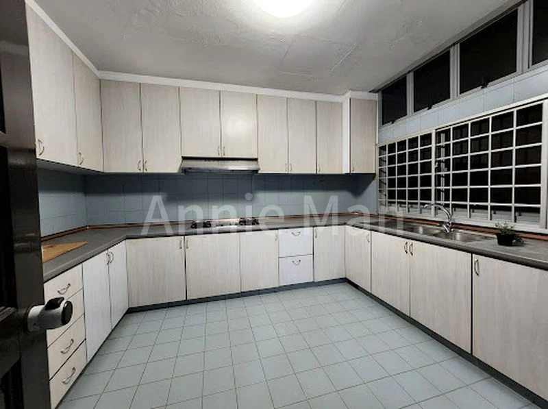 Common Room (Condo) for Rent in  Rivershire - Image 5