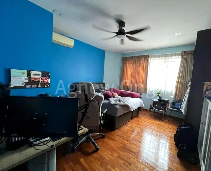 6 Bed Semi-Detached House (Landed) for Sale in  Fern Spring - Image 2