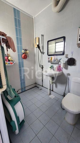 3 Room (3A) HDB for Sale in  293 Tampines Street 22 - Image 4