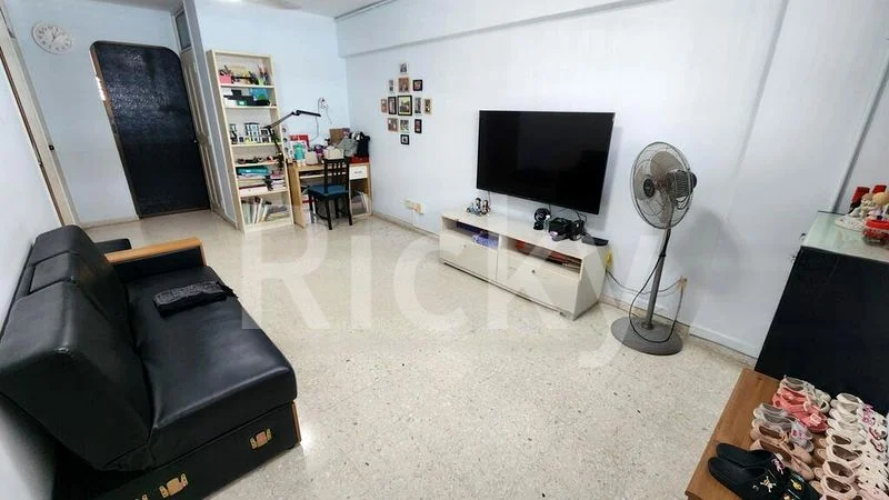 3 Room (3A) HDB for Sale in  293 Tampines Street 22 - Image 1