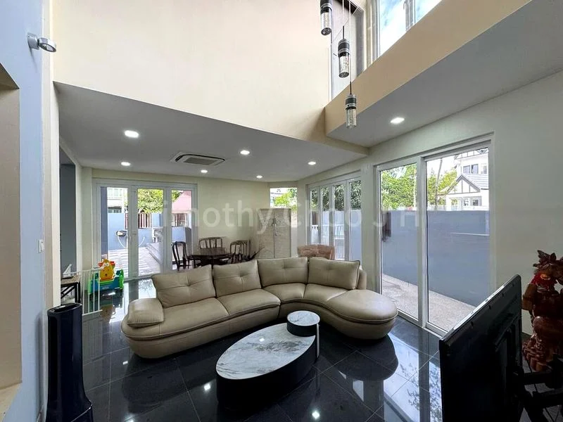 8 Bed Corner Terrace (Landed) for Sale in  Apollo Gardens - Image 1