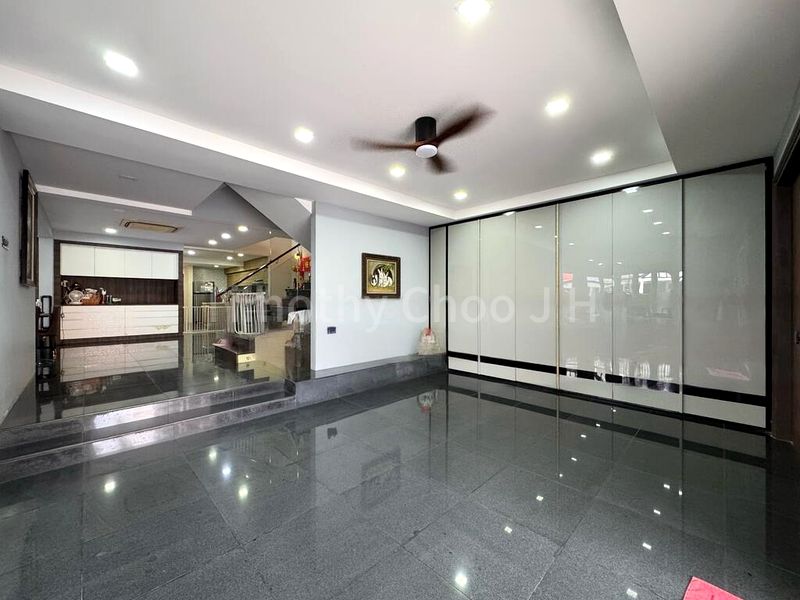 8 Bed Corner Terrace (Landed) for Sale in  Apollo Gardens - Image 4