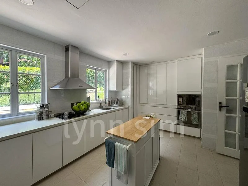 6 Bed Bungalow (Landed) for Rent in  Watten Estate - Image 1