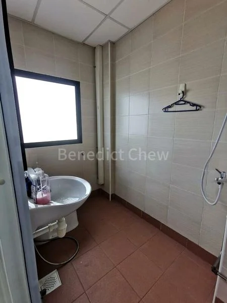 Light Industrial (B1) for Sale: Tradehub 21 - Image 1