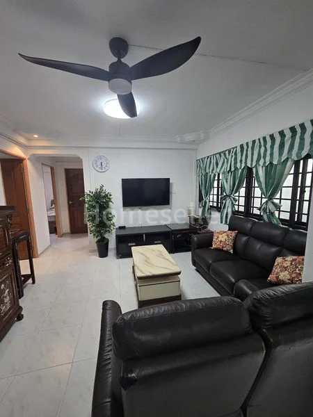 4 Room (4A) HDB for Sale in 427 Woodlands Street 41 - Image 1