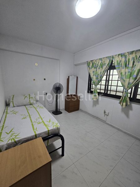 4 Room (4A) HDB for Sale in 427 Woodlands Street 41 - Image 5
