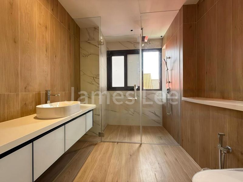6 Bed Semi-Detached House (Landed) for Sale in  Golden Rise Estate - Image 11