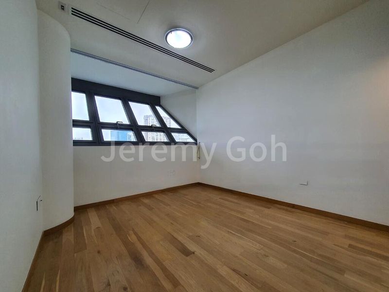 4 Bed Condo for Rent in  The Concourse - Image 8