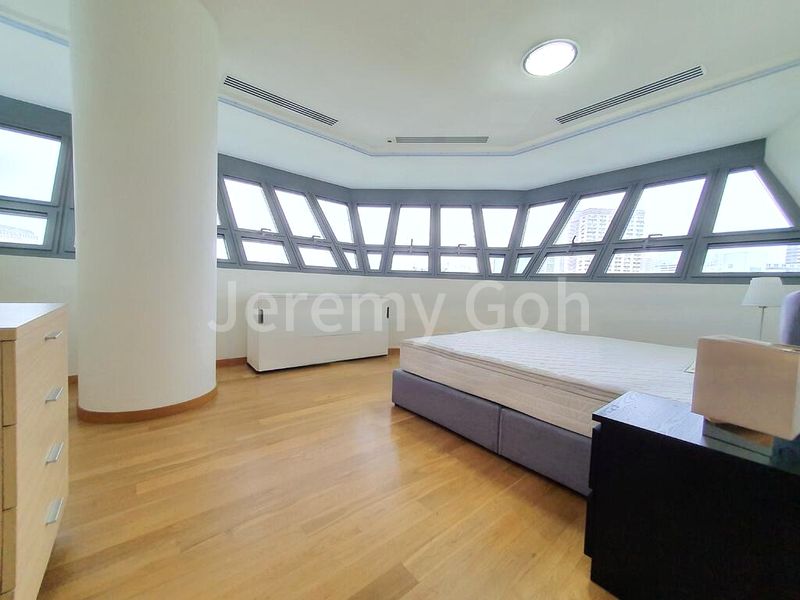 4 Bed Condo for Rent in  The Concourse - Image 11