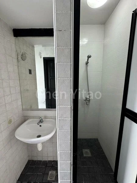 Common Room (Landed) for Rent in  Jalan Hock Chye - Image 9