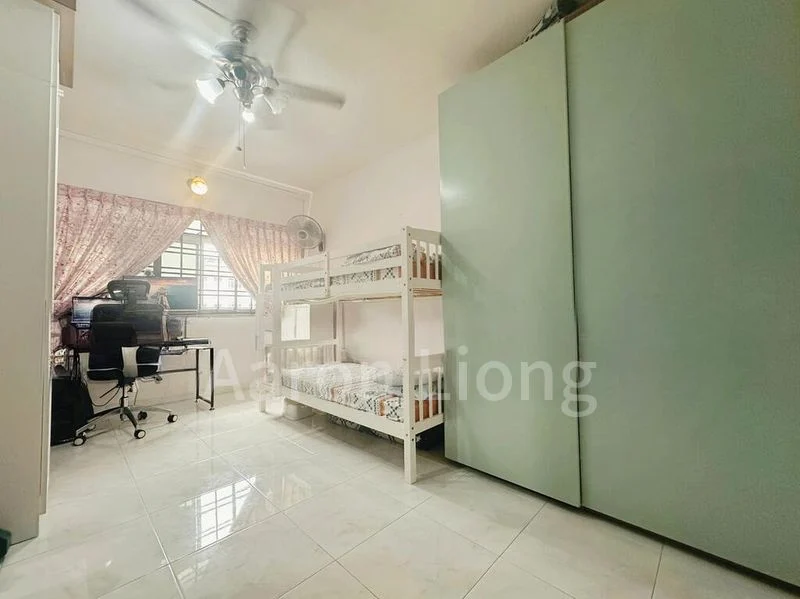 4 Room (4A) HDB for Sale in  374 Tampines Street 34 - Image 4