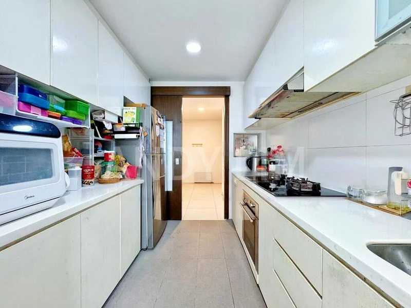 5 Bed Executive Condo for Sale in  Heron Bay - Image 1