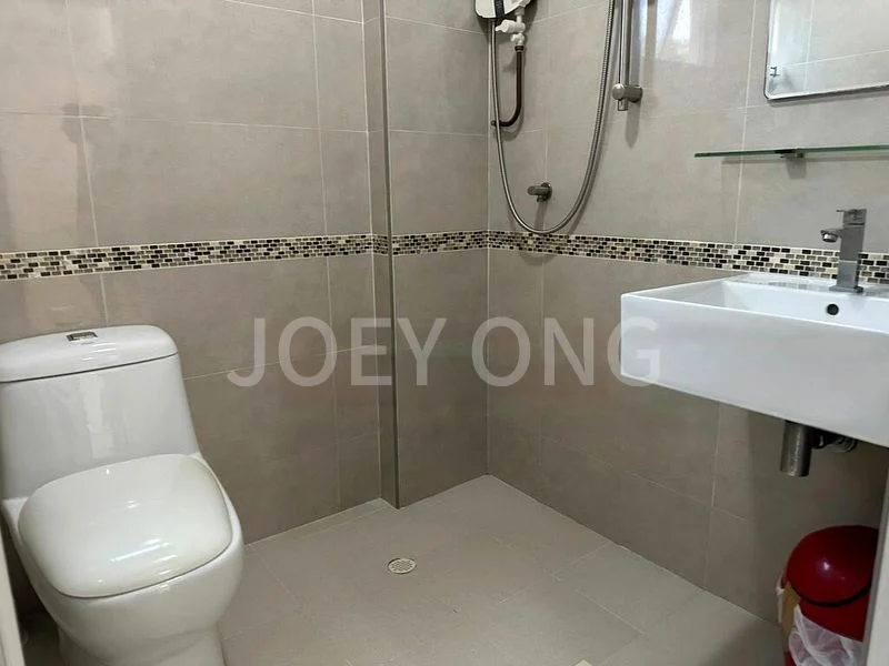 3 Bed Condo for Rent in  Eng Kong Green - Image 8