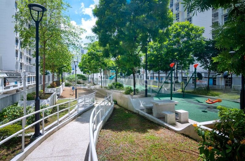 5 Room (5I) HDB for Sale in  409A Northshore Drive - Image 3