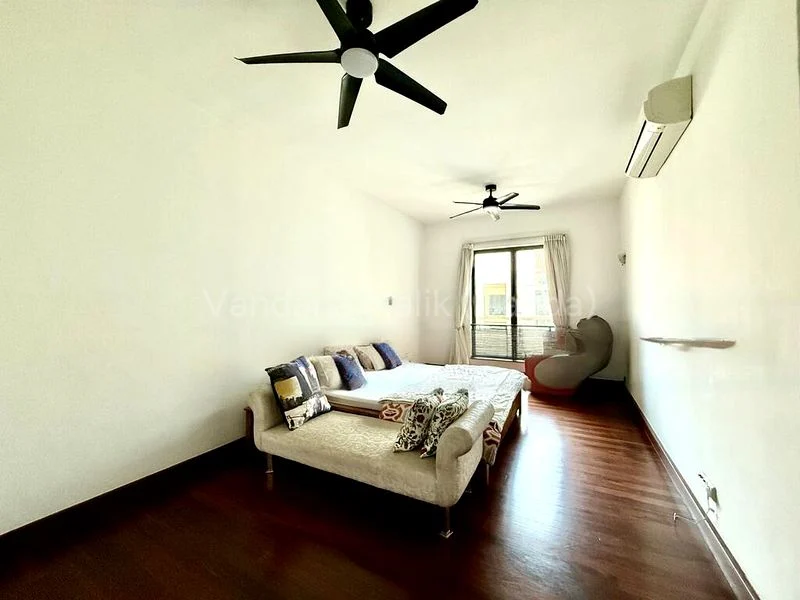 5 Bed Condo for Sale in  Pebble Bay - Image 2