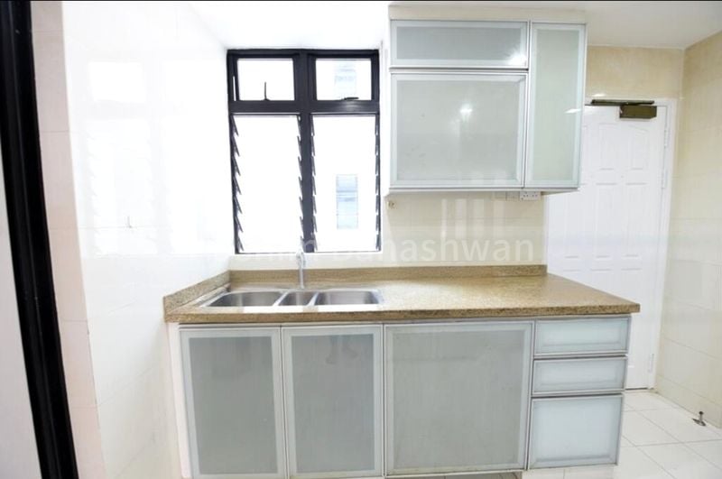 5 Bed Condo for Rent in Spring Grove - Image 1