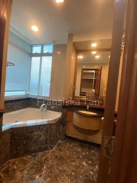 4 Bed Condo for Rent in  Melrose Park - Image 11