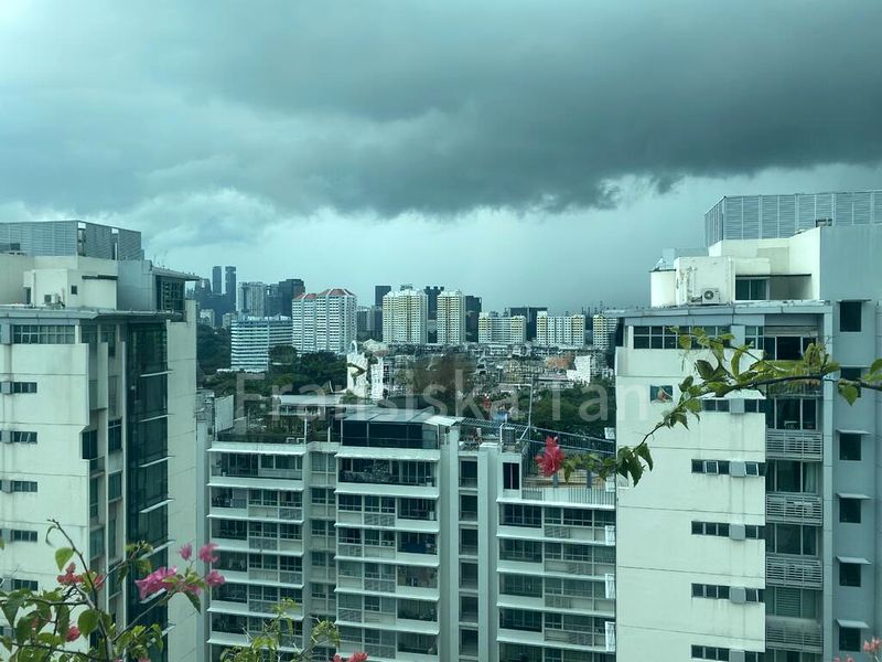 4 Bed Condo for Rent in  Melrose Park - Image 2