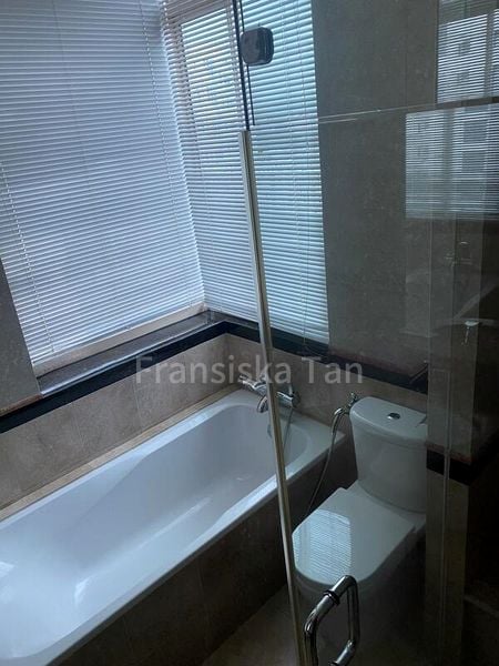 4 Bed Condo for Rent in  Melrose Park - Image 10