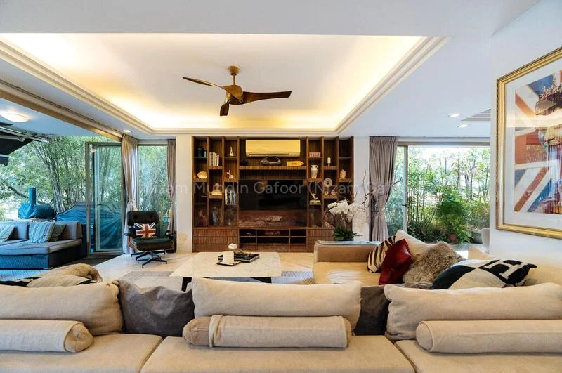 7 Bed Semi-Detached House (Landed) for Sale in  Glasgow Road - Image 1