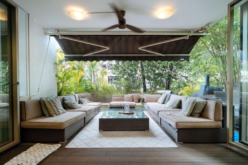 7 Bed Semi-Detached House (Landed) for Sale in  Glasgow Road - Image 2