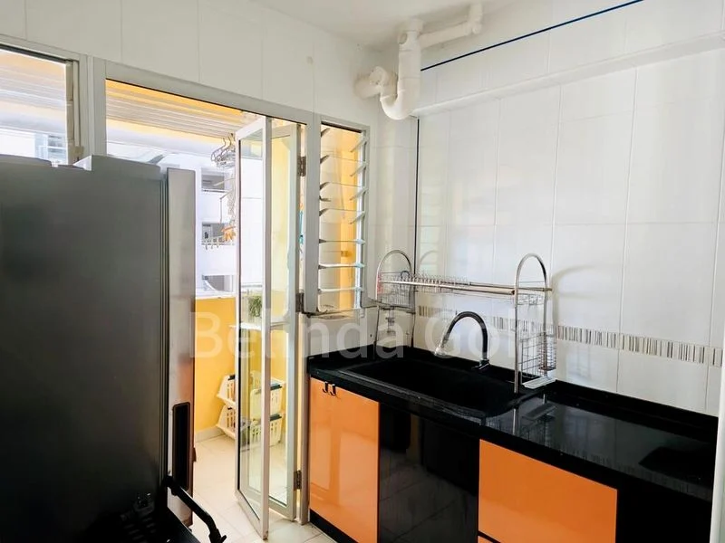 3 Room (3STD) HDB for Sale in 18C Circuit Road - Image 1