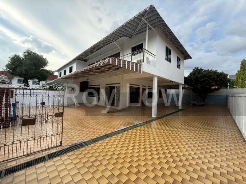 5 Bed Semi-Detached House (Landed) for Sale in  Charlton Park - Image 1