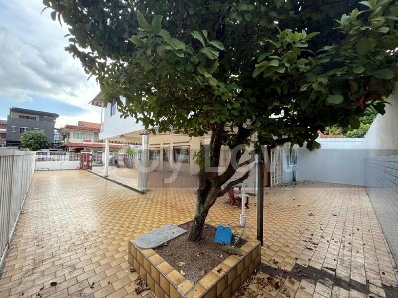 5 Bed Semi-Detached House (Landed) for Sale in  Charlton Park - Image 7