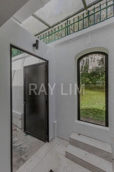 Shop / Shophouse for Sale: BEST Buy! 3.5 Sty, FREEHOLD Shophouse - Tenanted, Near an MRT! - Image 3