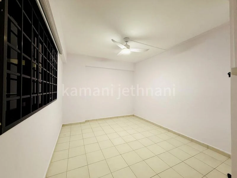 4 Room (4A) HDB for Rent in  149 Simei Street 1 - Image 4