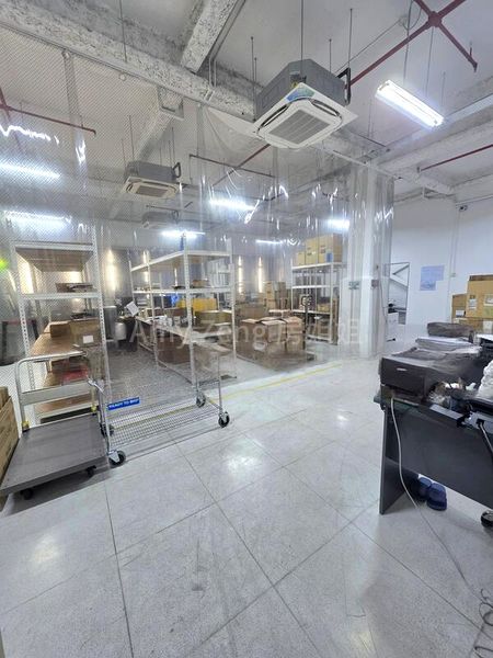 Light Industrial (B1) for Sale: Henderson Industrial Park - Image 2