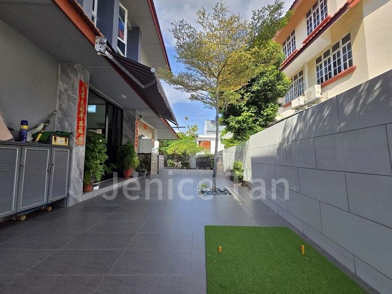 5 Bed Semi-Detached House (Landed) for Sale in  Lengkong Tiga - Image 14