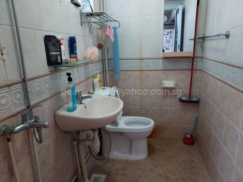 Common Room (HDB) for Rent in  564 Pasir Ris Street 51 - Image 4