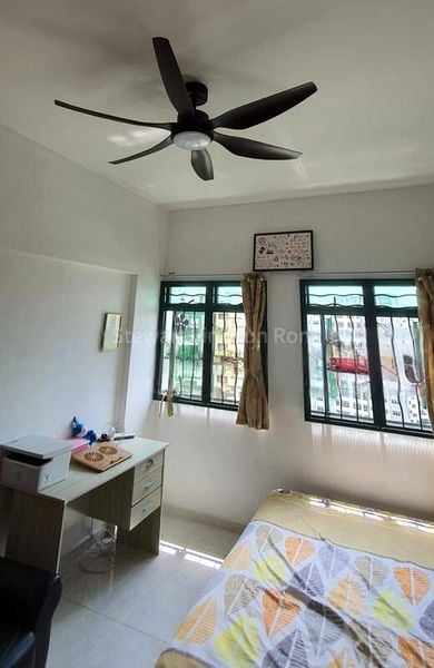 5 Room (5I) HDB for Rent in  687C Woodlands Drive 75 - Image 5
